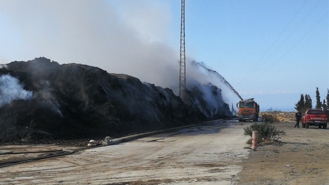 La planta de residuos vegetales de Motril recupera su actividad tras el incendio