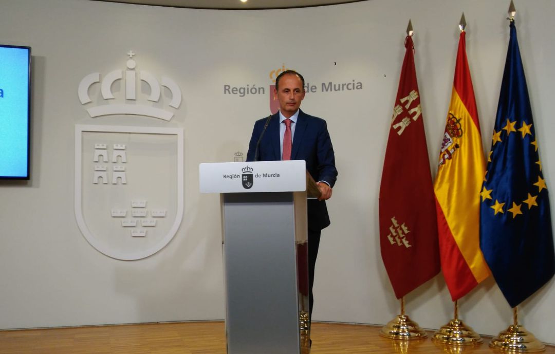 El Gobierno Regional, dispuesto a endeudarse más si el Gobierno de España no aumenta las ayudas por la DANA El Gobierno Regional, dispuesto a endeudarse más si el Gobierno de España no aumenta las ayudas por la DANA