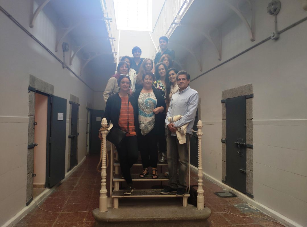 Varios de los artistas que participan en el proyecto Galerías posan en el Centro de Creación La Cárcel Varios de los artistas que participan en el proyecto Galerías posan en el Centro de Creación La Cárcel