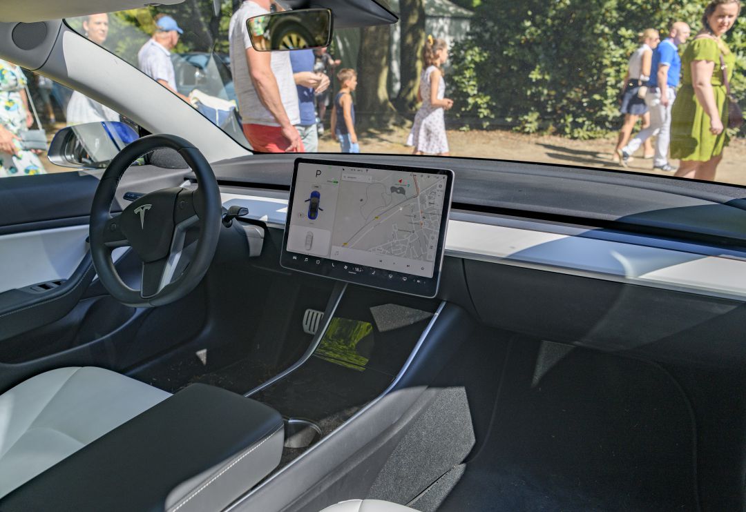 Foto de un Tesla por dentro. Foto de un Tesla por dentro.