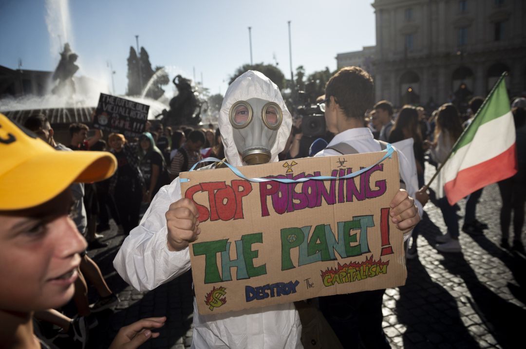 ROME, ITALY - SEPTEMBER 27: People take part in the climate march 'Fridays for Future', on September 27, 2019 in Rome, Italy. Thousands of people took part at the Global Climate Strike, a global mass day of action, to demand for urgent measures and concrete action to combat climate change, global warming ROME, ITALY - SEPTEMBER 27: People take part in the climate march 'Fridays for Future', on September 27, 2019 in Rome, Italy. Thousands of people took part at the Global Climate Strike, a global mass day of action, to demand for urgent measures and concrete action to combat climate change, global warming