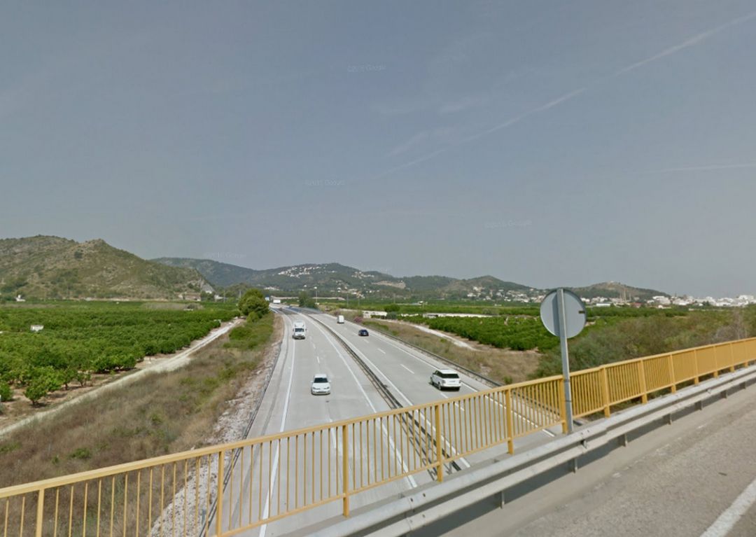 La Ap-7 a su paso por el término de Oliva, al sur de la ciudad. La Ap-7 a su paso por el término de Oliva, al sur de la ciudad.
