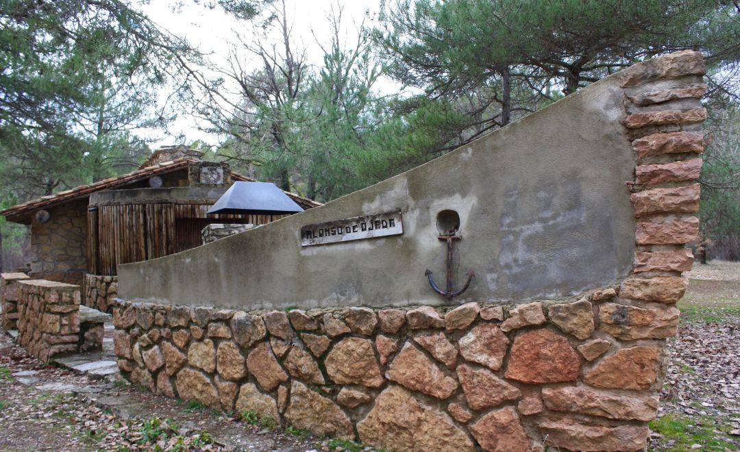 Un barco de piedra preside este área recreativa de Cañamares (Cuenca). Un barco de piedra preside este área recreativa de Cañamares (Cuenca).
