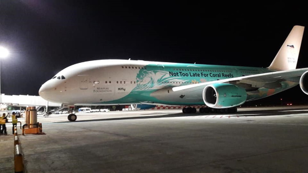 El avión comercial más grande del mundo aterriza por primera vez en Canarias