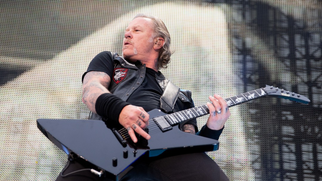 Metallica suspende su gira mundial tras la recaída de James Hetfield en sus adicciones