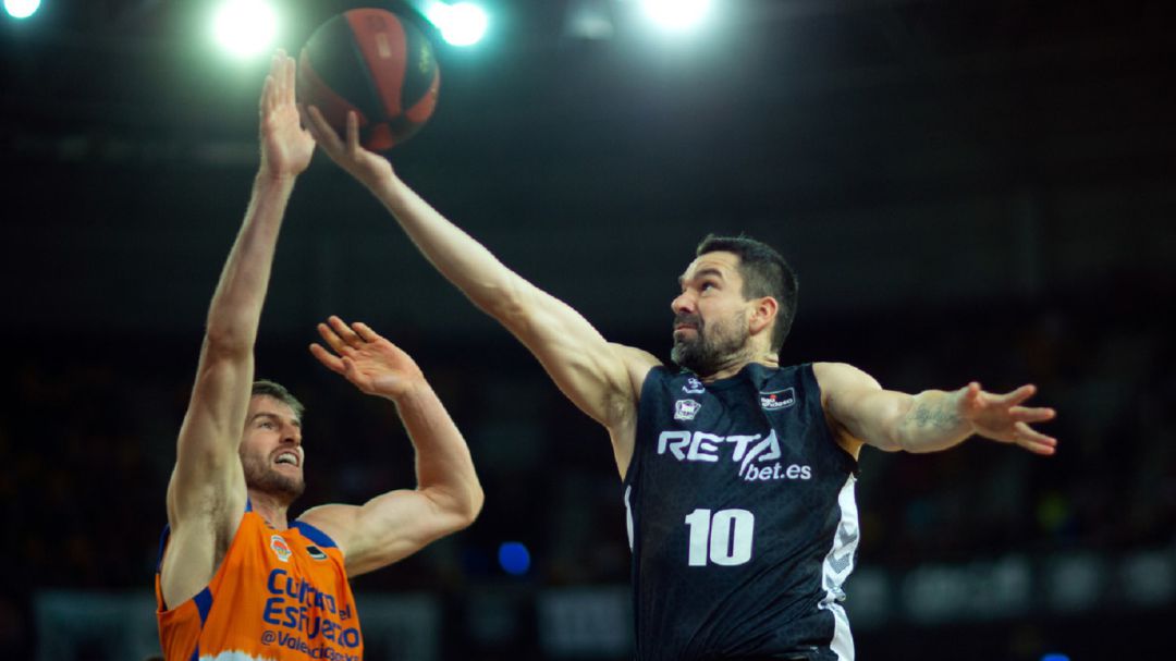 Rafa Martínez con Bilbao Basket Rafa Martínez con Bilbao Basket