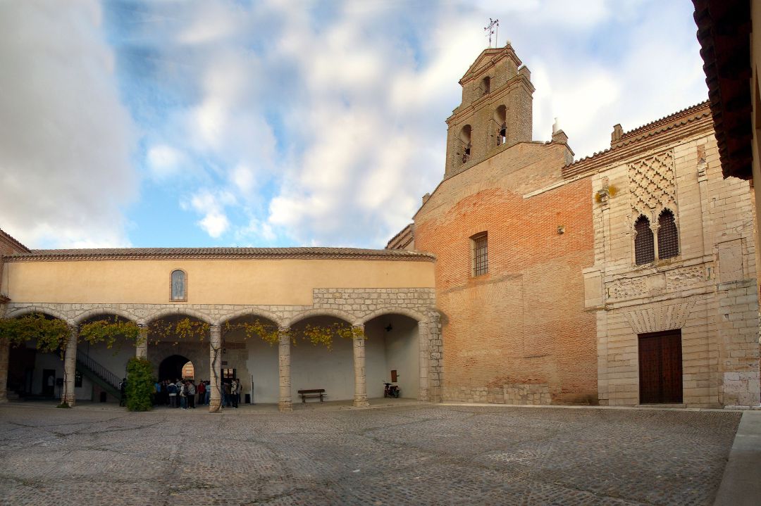 Patio del convento de Santa Clara de Úbeda. Patio del convento de Santa Clara de Úbeda.