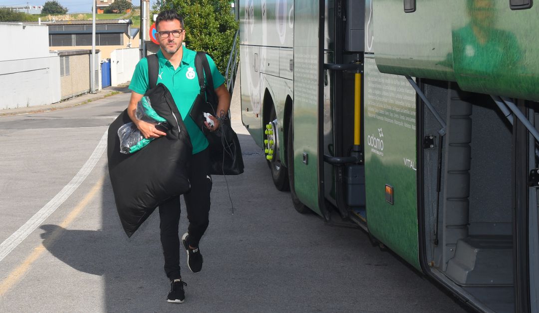 Iván Ania va para Albacete. Con él, los 17 que tiene sanos, más el portero del filial. Iván Ania va para Albacete. Con él, los 17 que tiene sanos, más el portero del filial.
