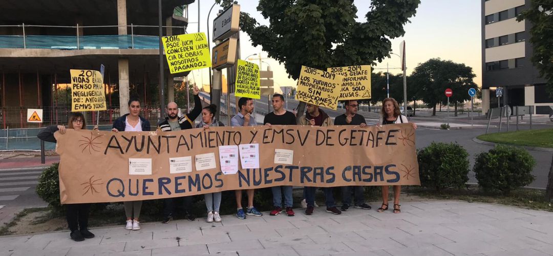 Los vecinos afectados volverán a pedir que sus viviendas se aceleren tras cuatro años de retrasos Los vecinos afectados volverán a pedir que sus viviendas se aceleren tras cuatro años de retrasos
