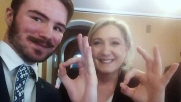 Los políticos recurriendo al signo OK. Los políticos recurriendo al signo OK.