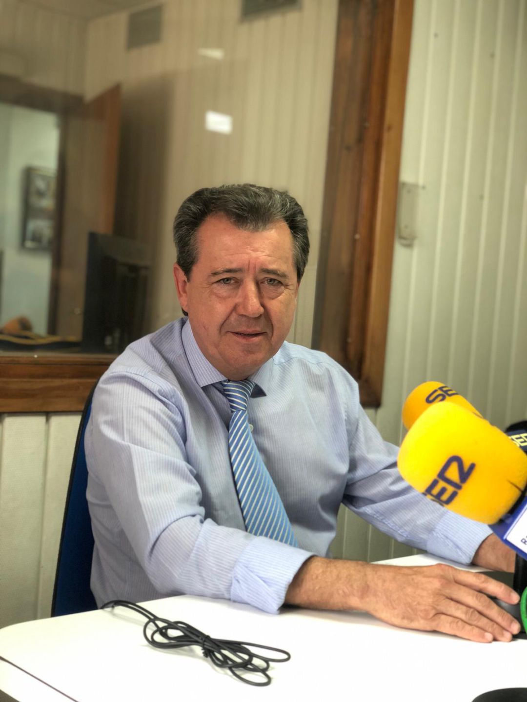 Juan Fernández. Juan Fernández.