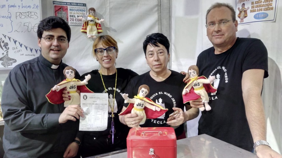 Un Niño Jesús de peluche intentará 'salvar' la iglesia que lleva su nombre en Yecla