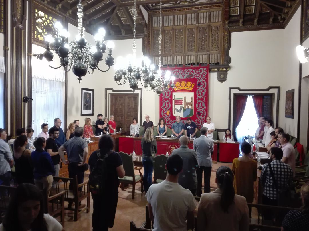 Minuto de silencio en el salón de plenos del Ayuntamiento de Zamora Minuto de silencio en el salón de plenos del Ayuntamiento de Zamora