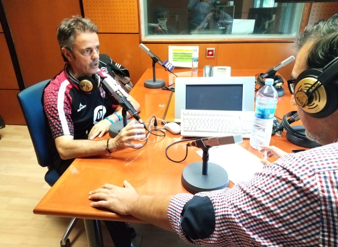 Porfirio Fisac en los estudios de Radio Zaragoza Porfirio Fisac en los estudios de Radio Zaragoza