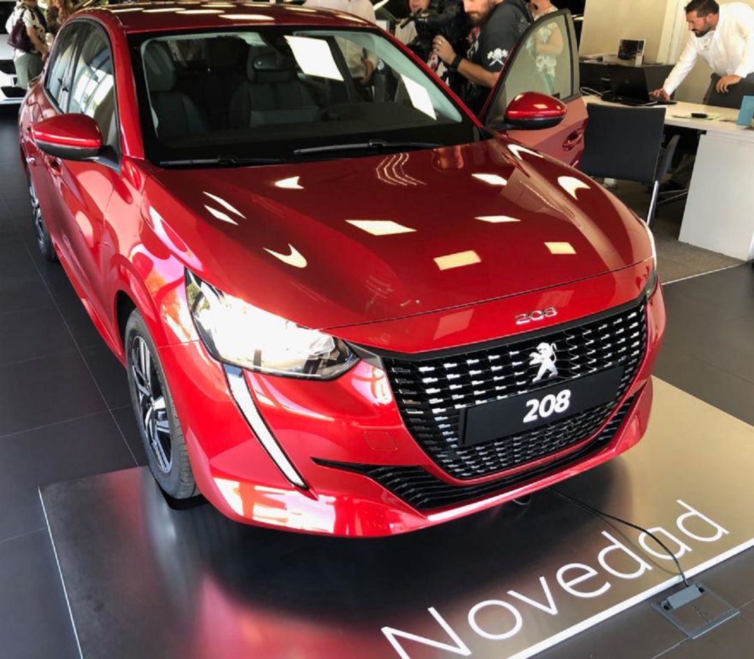 "El poder de elegir" diésel, gasolina o eléctrico llega a Toledo con Peugeot "El poder de elegir" diésel, gasolina o eléctrico llega a Toledo con Peugeot