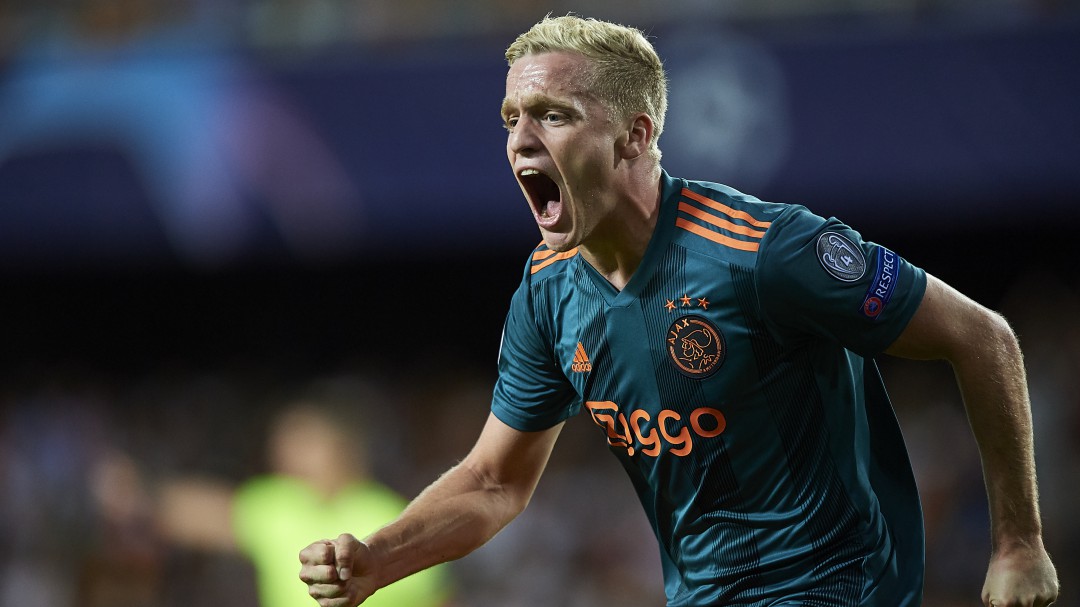 Van de Beek sentencia a un descafeinado Valencia