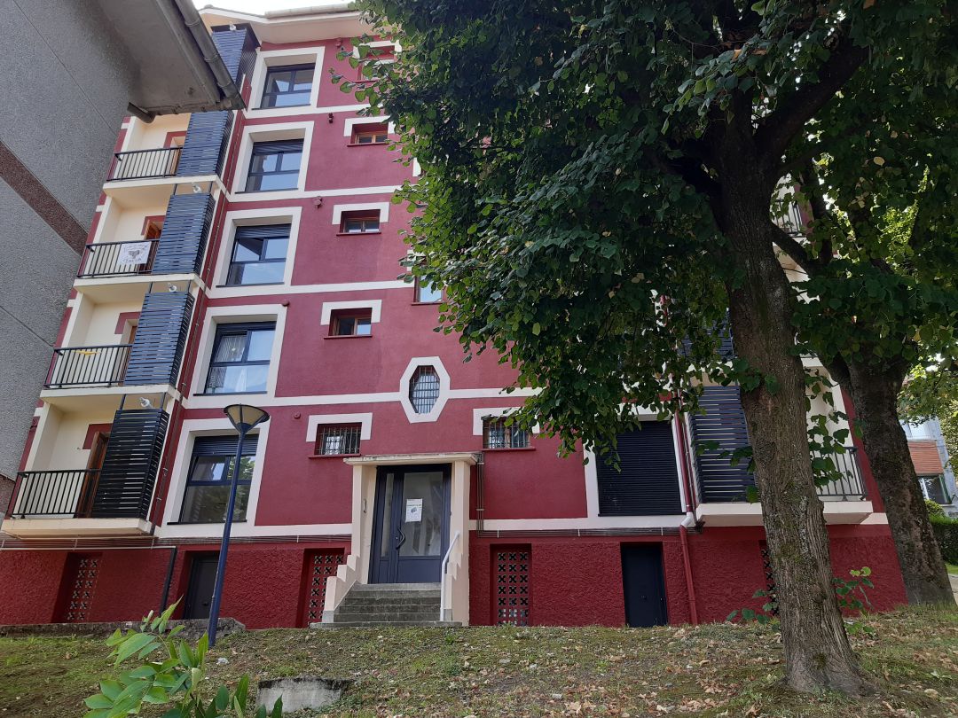 Edificio de viviendas comunitarias Edificio de viviendas comunitarias