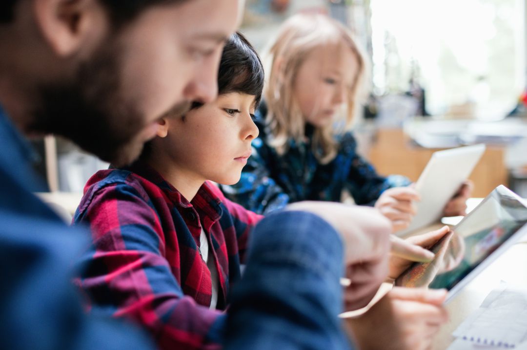 La Comunidad de Madrid deja a miles de profesores interinos sin dar de alta en la Seguridad Social La Comunidad de Madrid deja a miles de profesores interinos sin dar de alta en la Seguridad Social