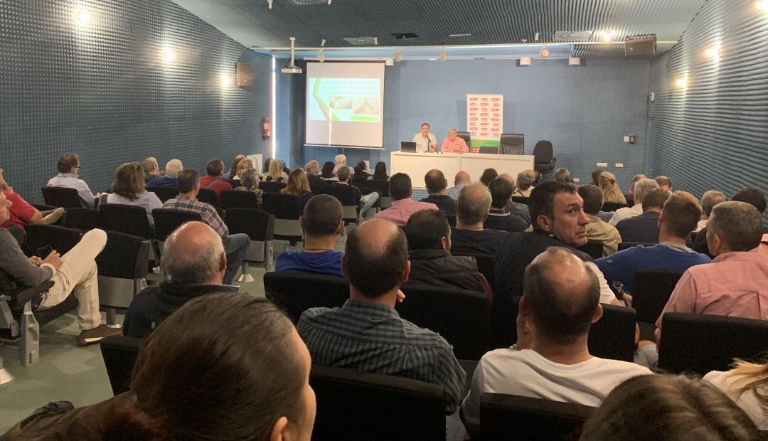 Partidarios y detractores de las granjas porcinas responden al debate de CCOO Partidarios y detractores de las granjas porcinas responden al debate de CCOO