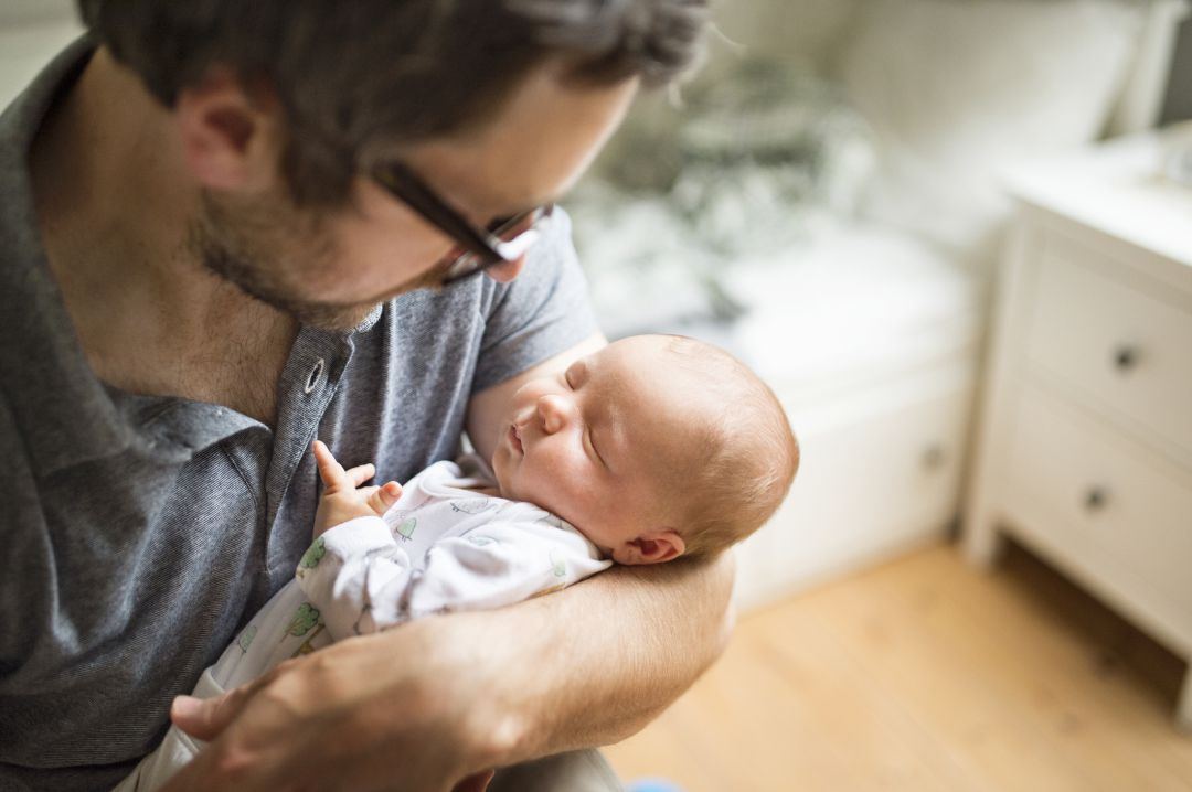 La nueva baja de paternidad del Gobierno vasco será incompatible con tener una empleada del hogar y al hijo en la guardería La nueva baja de paternidad del Gobierno vasco será incompatible con tener una empleada del hogar y al hijo en la guardería