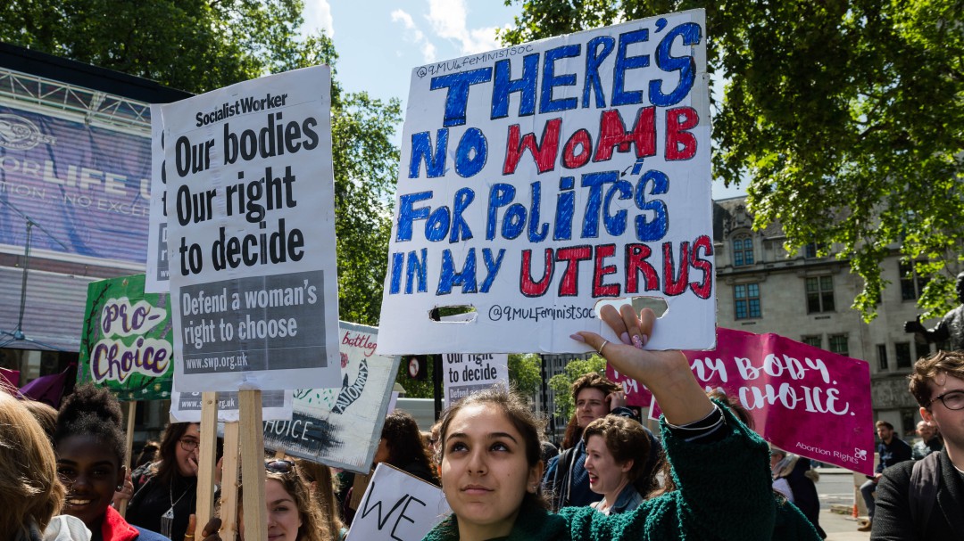La ley del aborto de Irlanda del Norte viola los derechos humanos
