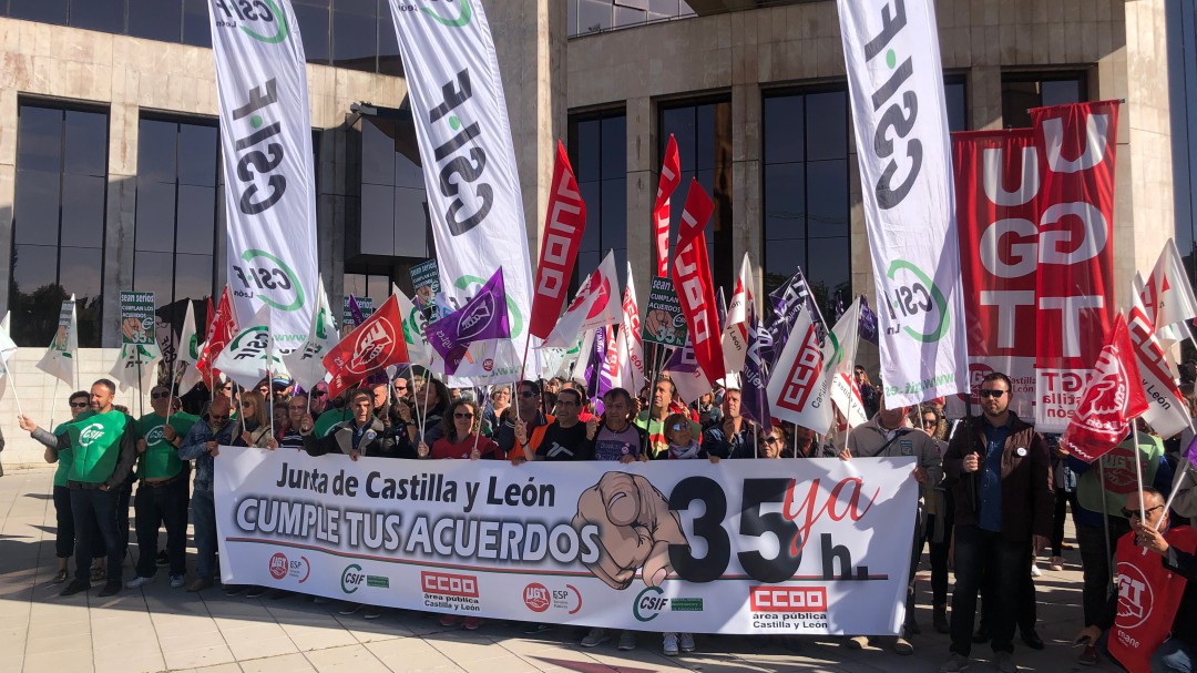 Los trabajadores de la Junta irán a la huelga el 6N si no se aplica la reducción de jornada a 35 horas