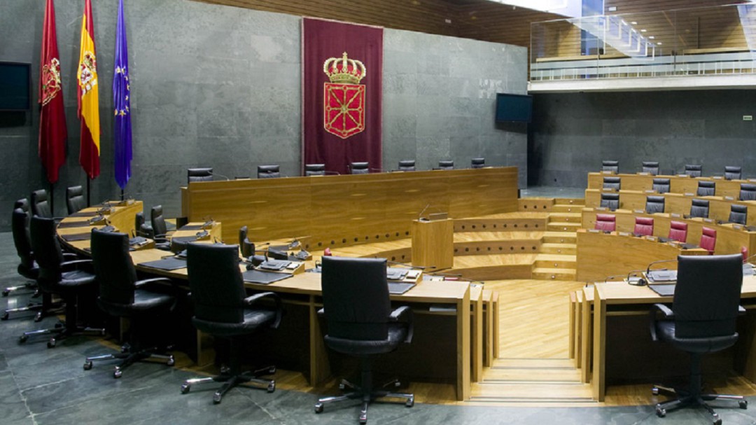 PSN apoya la tramitación de una nueva Ley de Símbolos para "sorpresa" de Navarra Suma