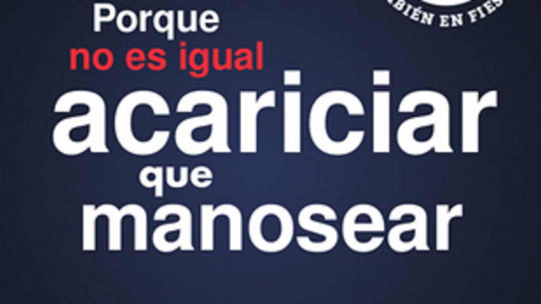 Zaragoza retira el lema "No es igual acariciar que manosear"