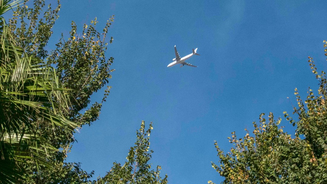 Un A330 sobrevuela Ciudad Real rumbo al Aeropuerto