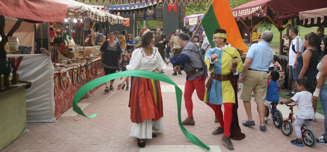 No faltarán las exhibiciones de esgrima y ajedrez medieval, a cargo de los Clubes de Tres Cantos No faltarán las exhibiciones de esgrima y ajedrez medieval, a cargo de los Clubes de Tres Cantos