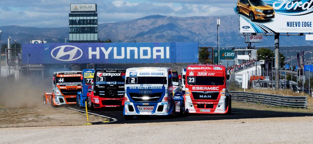 Habrá cuatro carreras cada día, dos correspondientes a cada uno de los campeonatos Habrá cuatro carreras cada día, dos correspondientes a cada uno de los campeonatos