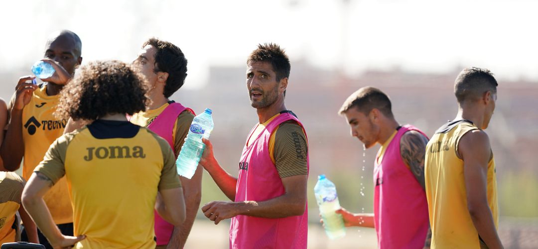 Markel Bergara (c), durante un entrenamiento con en la Ciudad Deportiva Markel Bergara (c), durante un entrenamiento con en la Ciudad Deportiva