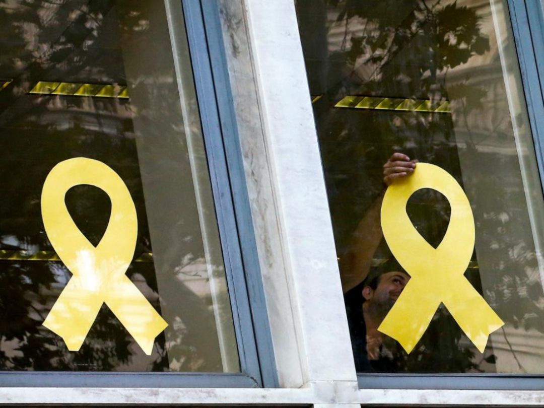 Las consellerias de la Generalitat dejan de exhibir pancartas y lazos antes del plazo de la Junta Electoral Las consellerias de la Generalitat dejan de exhibir pancartas y lazos antes del plazo de la Junta Electoral