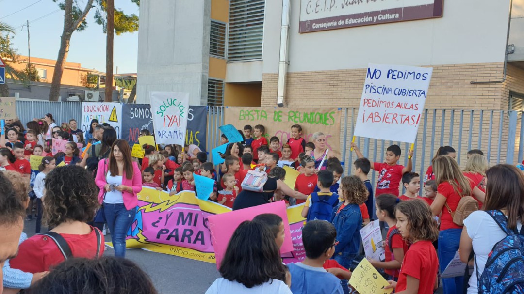 ¿Y mi colegio para cuándo?