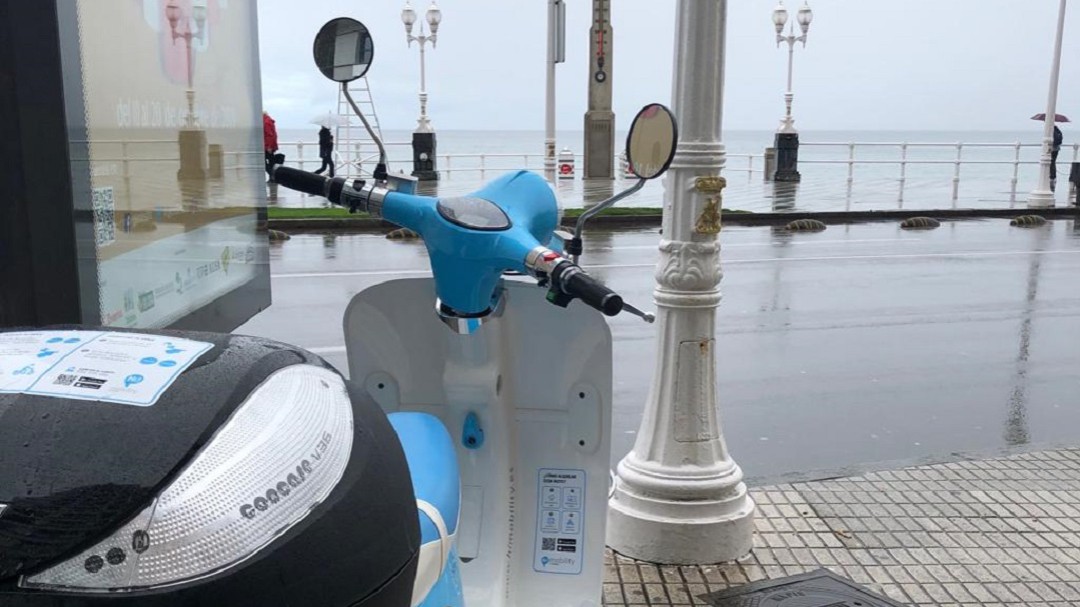 Las motos compartidas ya se usan en Gijón