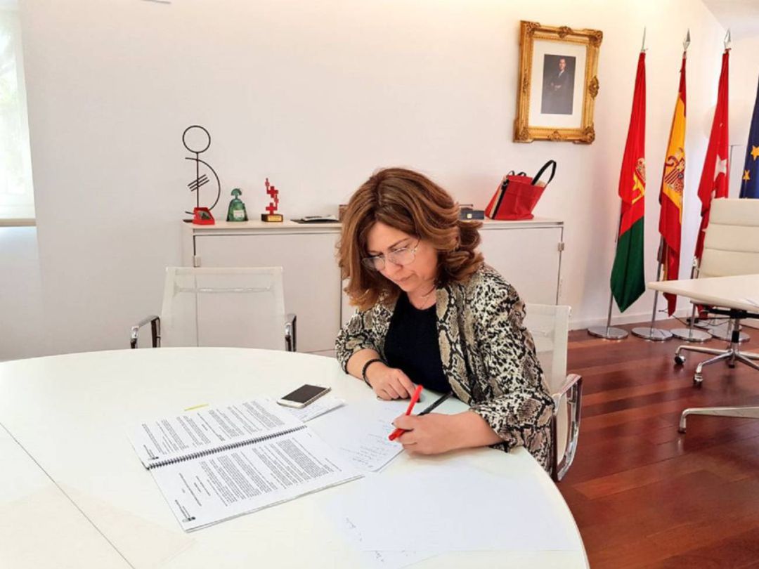 Natalia de Andrés, alcaldesa de Alcorcón, en su despacho Natalia de Andrés, alcaldesa de Alcorcón, en su despacho