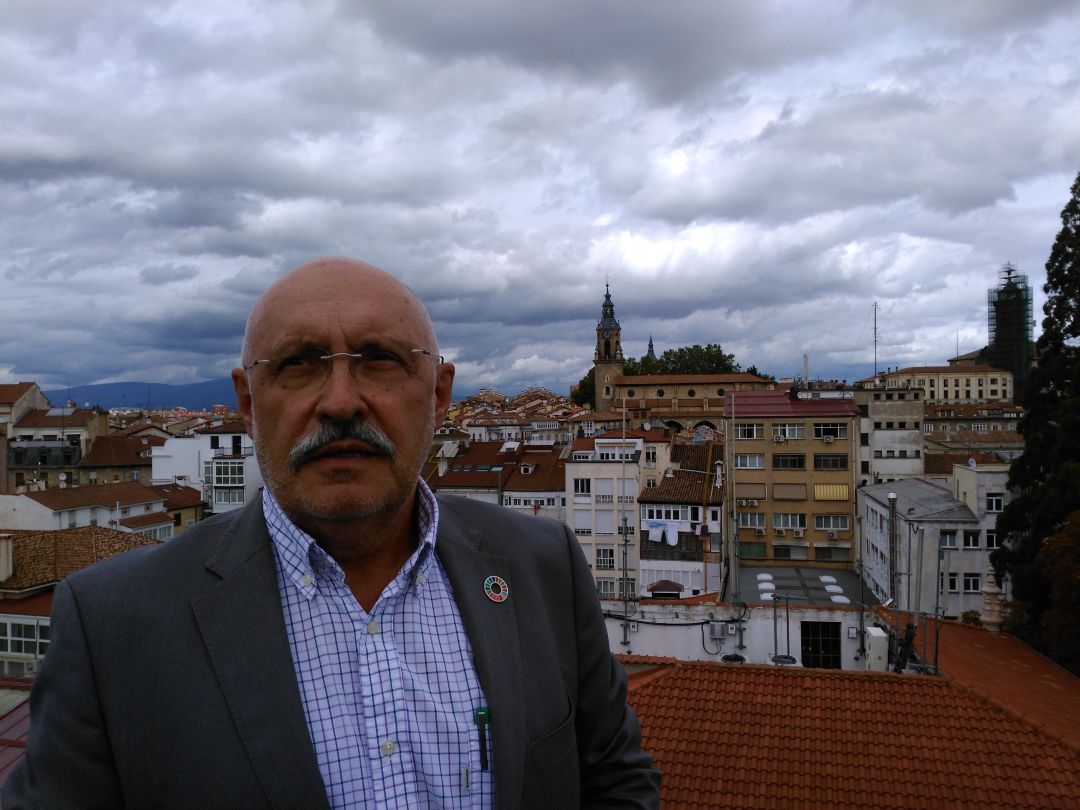 Jon Armentia. Concejal de Políticas Sociales, Personas Mayores e Infancia de Vitoria-Gasteiz Jon Armentia. Concejal de Políticas Sociales, Personas Mayores e Infancia de Vitoria-Gasteiz