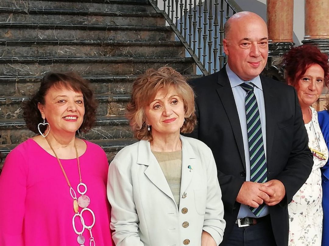 La Ministra Carcedo, junto a la Subdelegada del Gobierno, Rafi Valenzuela y el presidente de la Diputación, Antonio Ruiz La Ministra Carcedo, junto a la Subdelegada del Gobierno, Rafi Valenzuela y el presidente de la Diputación, Antonio Ruiz