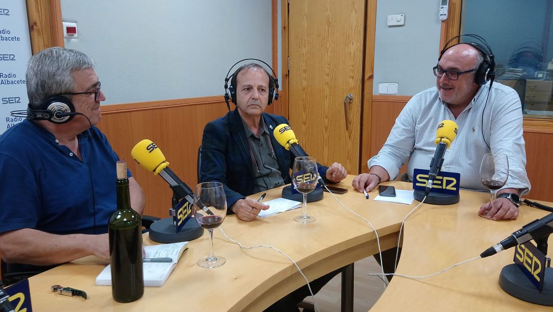 Reconocen al periodista Pedro Antonio Carreño por divulgar el vino de Castilla-La Mancha Reconocen al periodista Pedro Antonio Carreño por divulgar el vino de Castilla-La Mancha