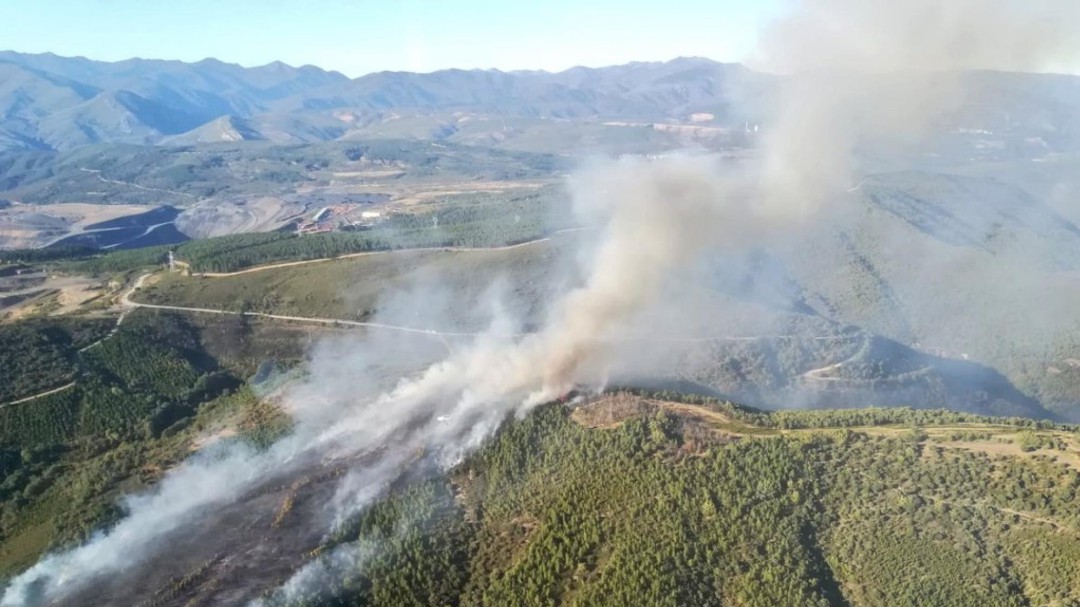 Tratan de quemar un monte de Langre que ha sido objeto de varios incendios