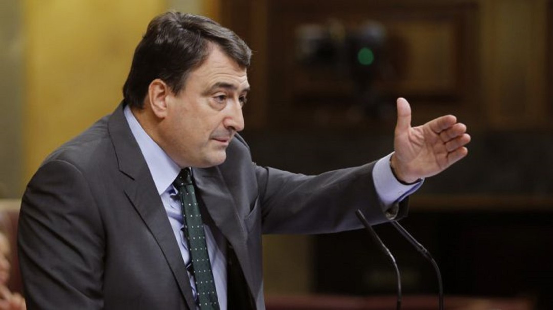 Aitor Esteban: "¡Vaya rostro!"