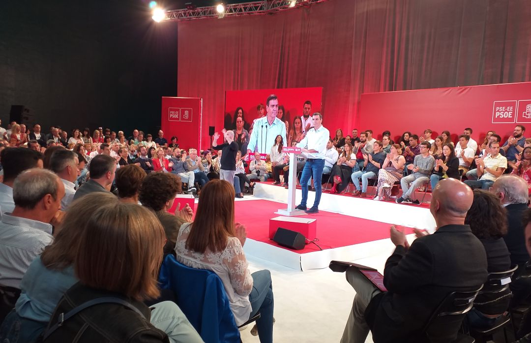 Sánchez a Rivera: "El pánico hace milagros" Sánchez a Rivera: "El pánico hace milagros"