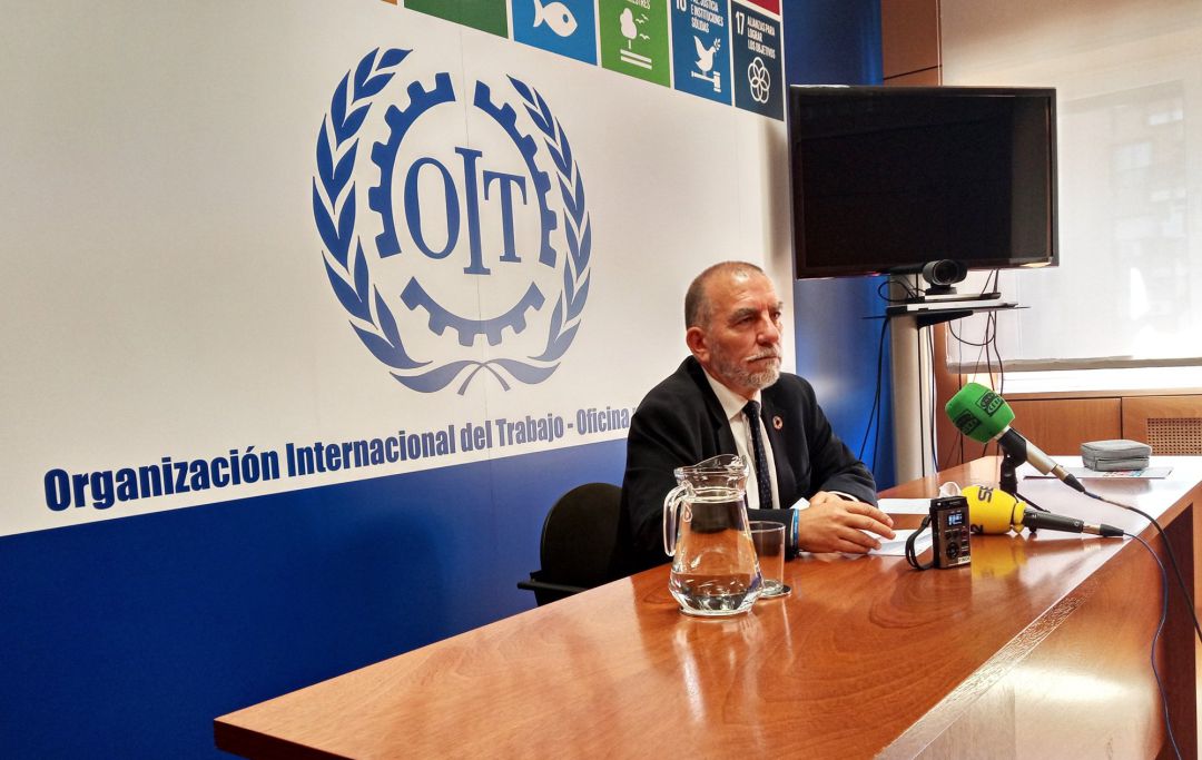 El director de la Oficina en España de la OIT , Joaquín Nieto, en la presentación del informe del Trabajo Decente en el Mundo.
El director de la Oficina en España de la OIT , Joaquín Nieto, en la presentación del informe del Trabajo Decente en el Mundo.
