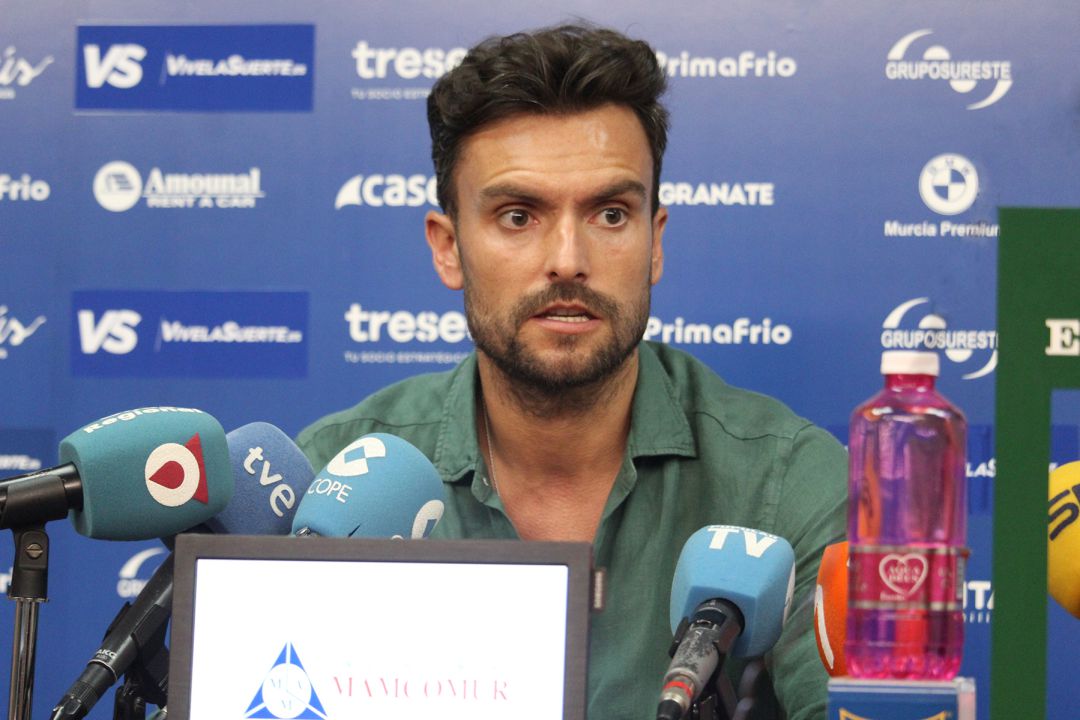 Rubén Albés en rueda de prensa Rubén Albés en rueda de prensa