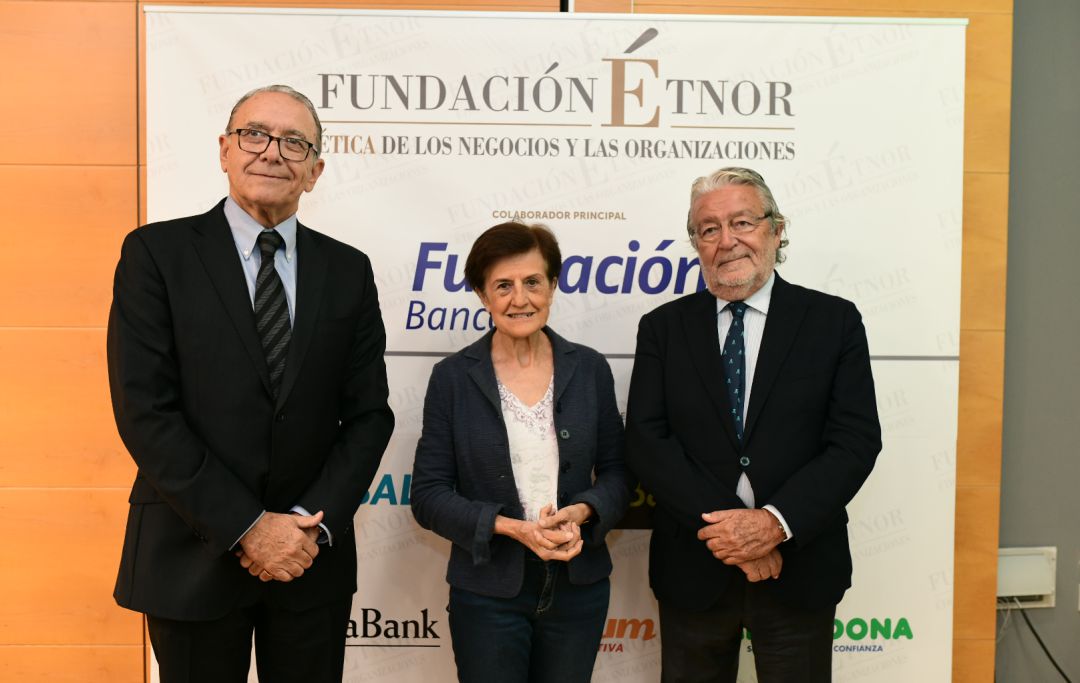 Enrique Belenguer, Adela Cortina y Rafael Alcón. Enrique Belenguer, Adela Cortina y Rafael Alcón.