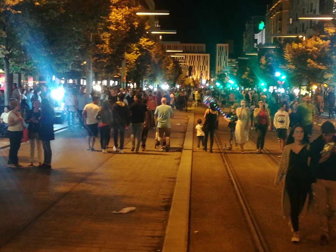 Ambiente en el Paseo Independencia, el sábado del pregón de las Fiestas del Pilar, a las 22 horas Ambiente en el Paseo Independencia, el sábado del pregón de las Fiestas del Pilar, a las 22 horas