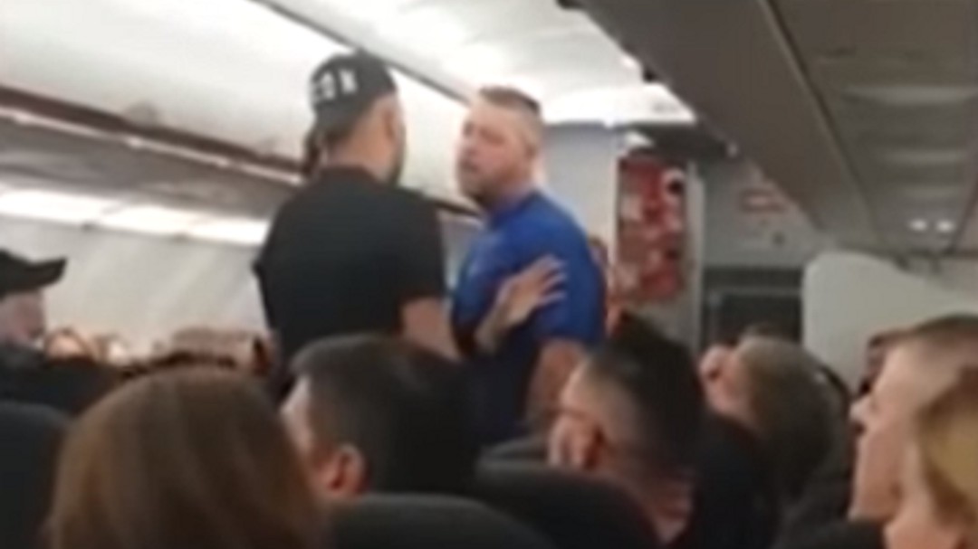 Una pelea en pleno vuelo obliga al avión a realizar un aterrizaje de emergencia