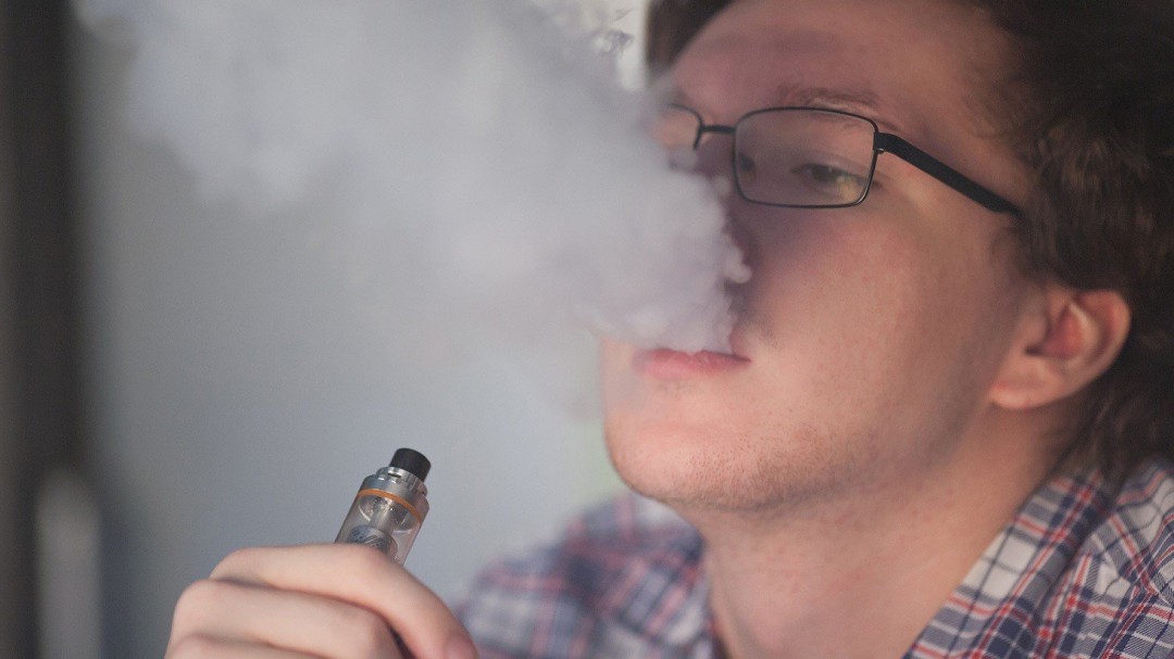 El humo del cigarro electrónico causa cáncer de pulmón en ratas de laboratorio