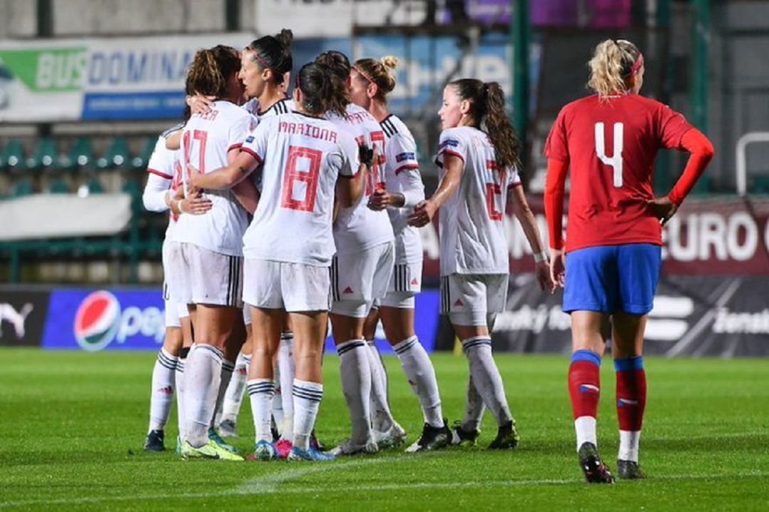 España celebra uno de los goles ante República Checa. España celebra uno de los goles ante República Checa.