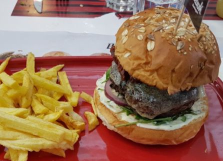 Brook Steakburguer (Valladolid). Brook Steakburguer (Valladolid).
